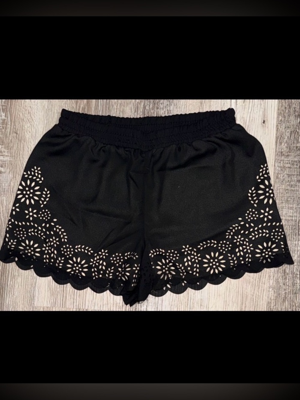 Cute Black Women's H.I.P. Elastic Waist Pull On Shorts Size Medium